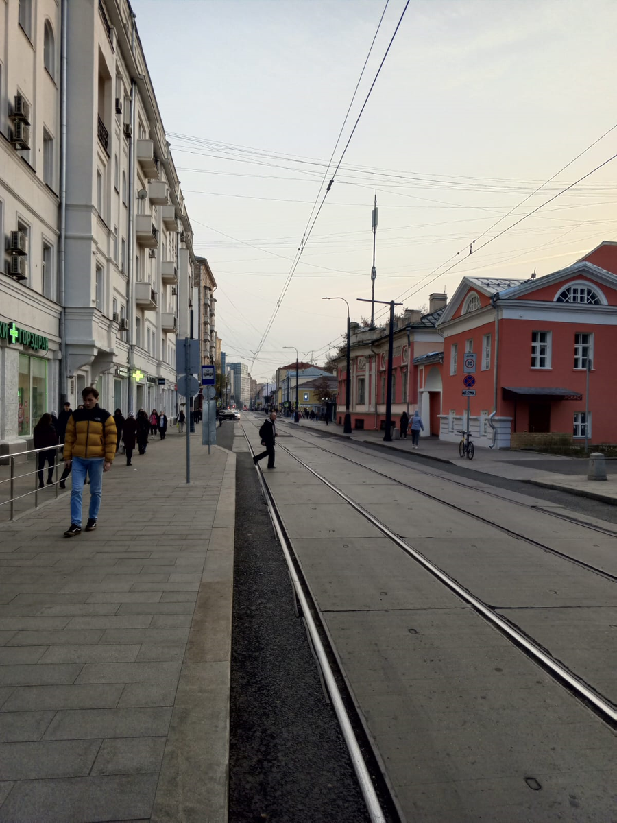 Бауманская улица. Вид в сторону улицы Радио. Ноябрь 2023 года. Фото автора