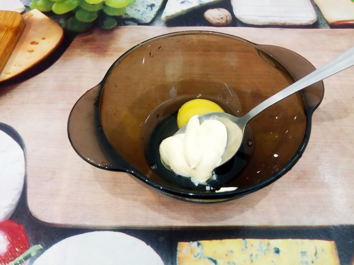 Яйцо и майонез