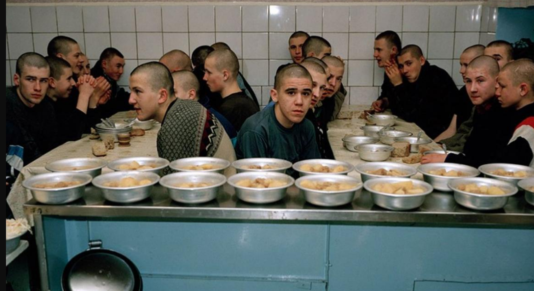 Тюремная еда. Баланда в тюрьме России. Столовая в тюрьме. Столовая в колонии. Столовая в Российской тюрьме.