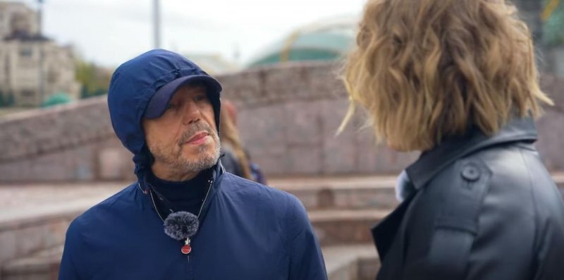 Умар Джабраилов и Ксения Собчак. Фото: Кадр из шоу «Осторожно: Собчак».