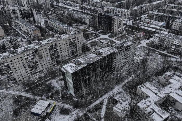 Так выглядит Авдеевка изнутри. Украинские паблики сообщают, что в городе роют окопы и готовят огневые точки, источник – Телеграм-канал Военкор Котенок