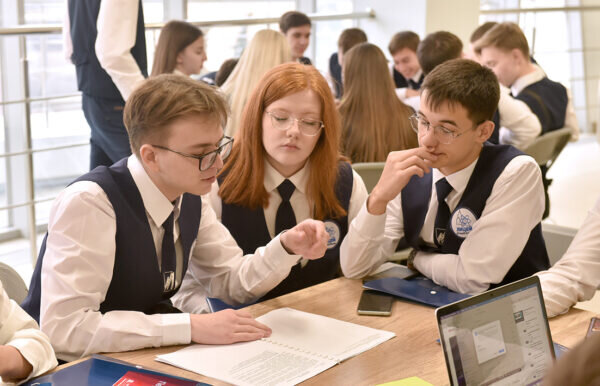    Участники хакатона