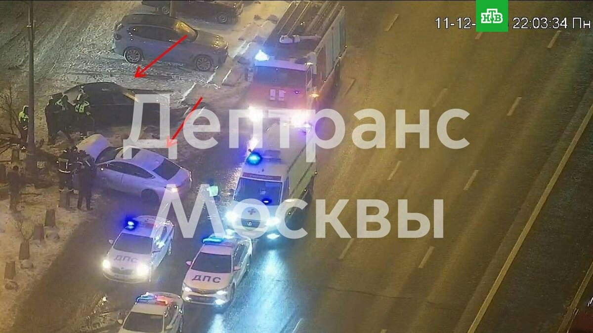    Два человека пострадали в ДТП с участием Lexus и Mercedes в центре Москвы