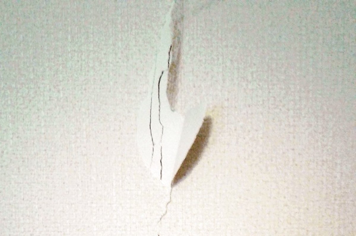    Жители Новосибирска пожаловались на трещины на новостройке на левом берегу