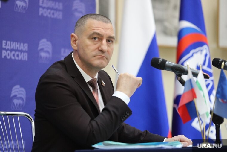    Александр Ильтяков устроил экскурсию для школьников в преддверии Дня Конституции РФ