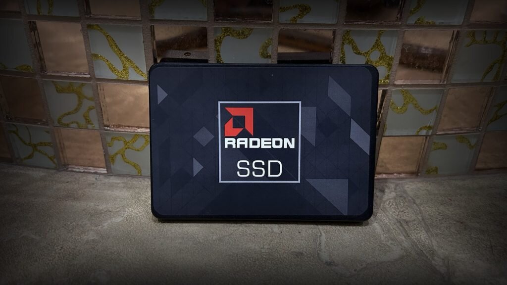 Всем привет Мое небольшое тестирование SSD диска AMD R5SL120G на 120ГБ Оглавление Характеристики Внешний вид Тесты Crystal Disk Info HD Tune Pro Тест на запись совсем расстроил, но последующие тесты