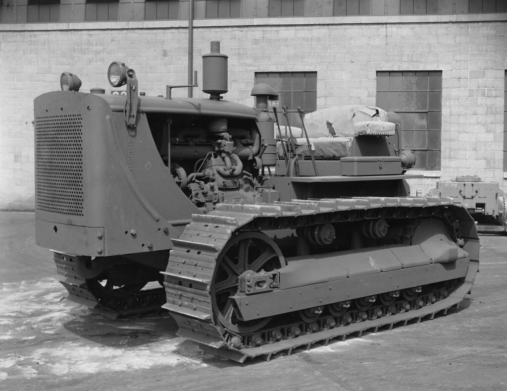 Caterpillar D7 для американской армии в штатной комплектации.