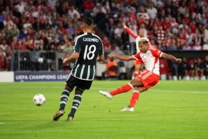    MUNICH, GERMANY - SEPTEMBER 20: Serge Gnabry of Bayern Munich scores their sides second goal during the UEFA Champions League match between FC Bayern München and Manchester United at Allianz Arena on September 20, 2023 in Munich, Germany. (Photo by Alex Grimm/Getty Images) Даниил Кугушев
