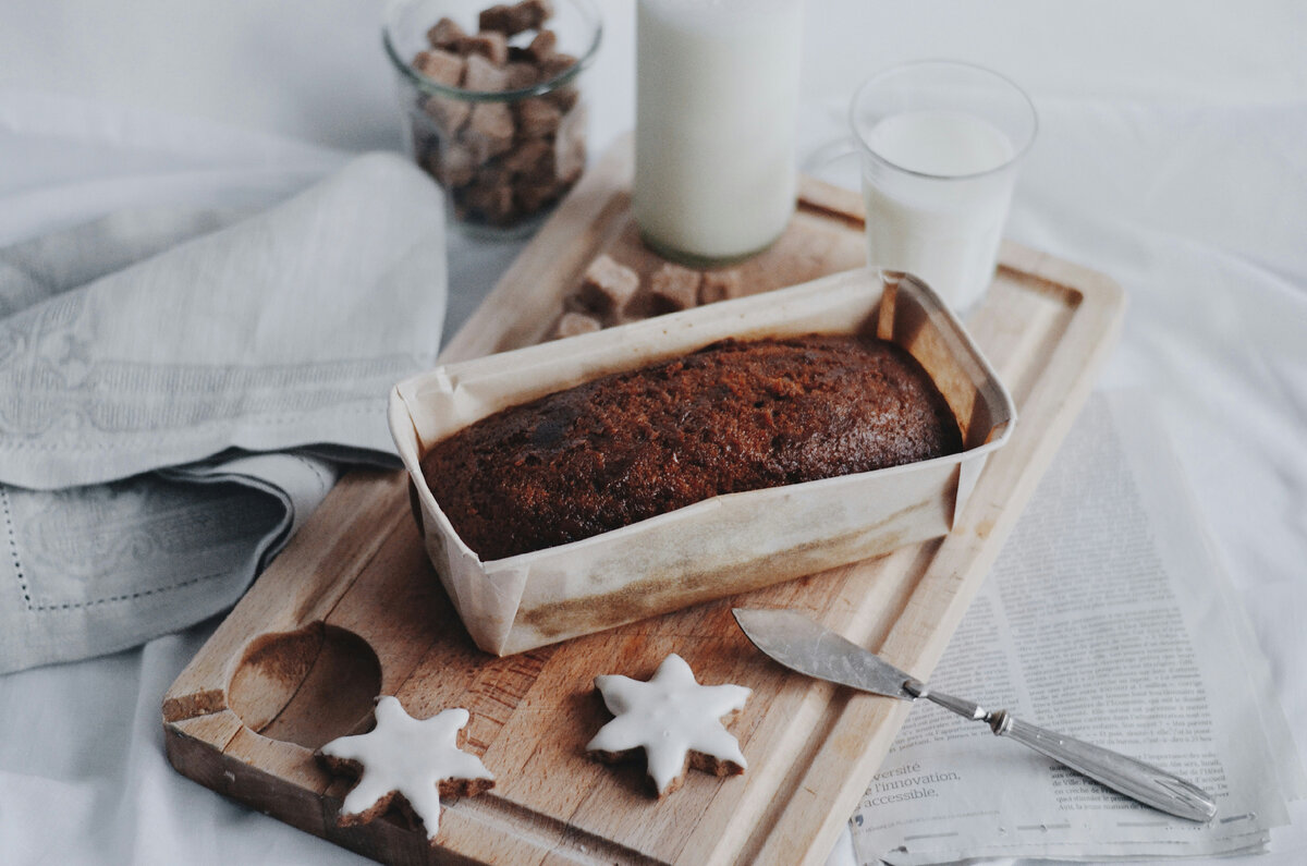 Секрет приготовления полезного и вкусного бисквита в пропорции: 50% альтернативной муки + 50% пшеничной муки. Источник фото: unsplash.com