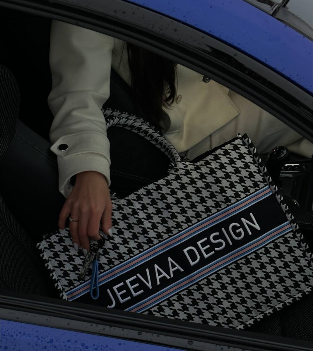 Упаковка дизайн-проекта Jeevaa design