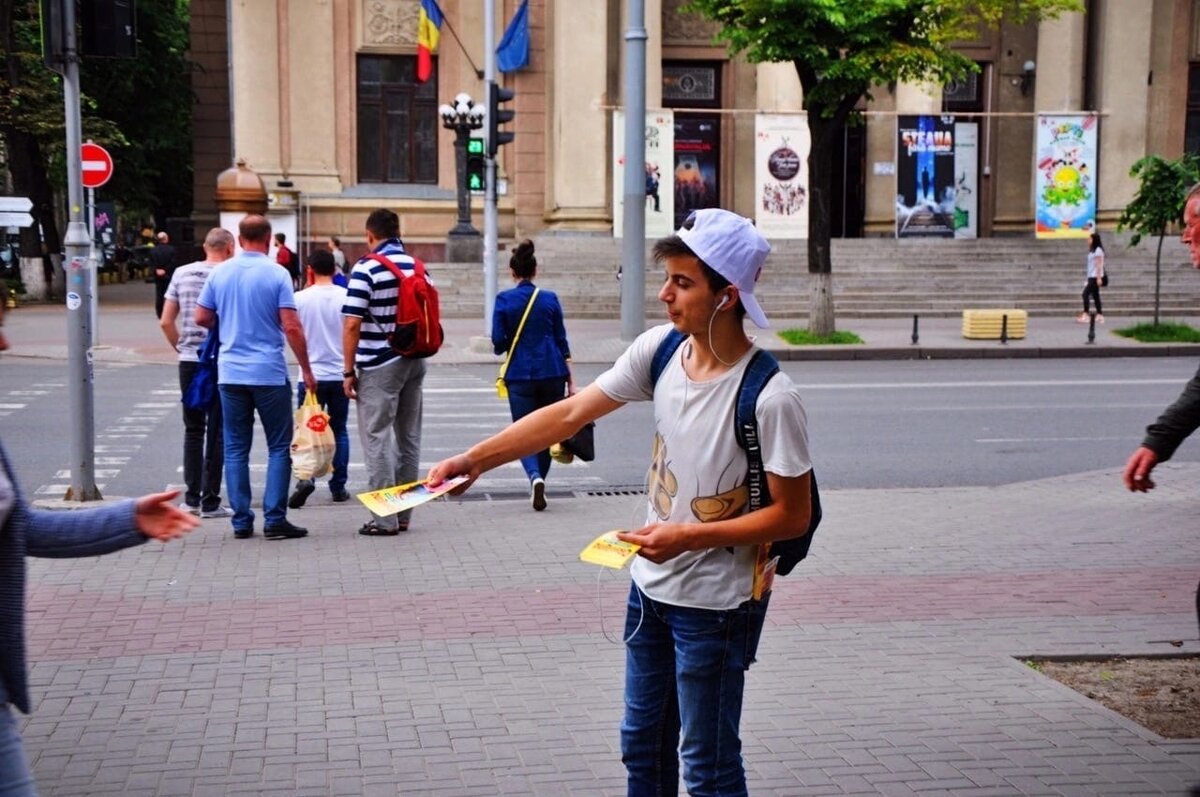 Этому пареньку повезло больше, летом хорошо.