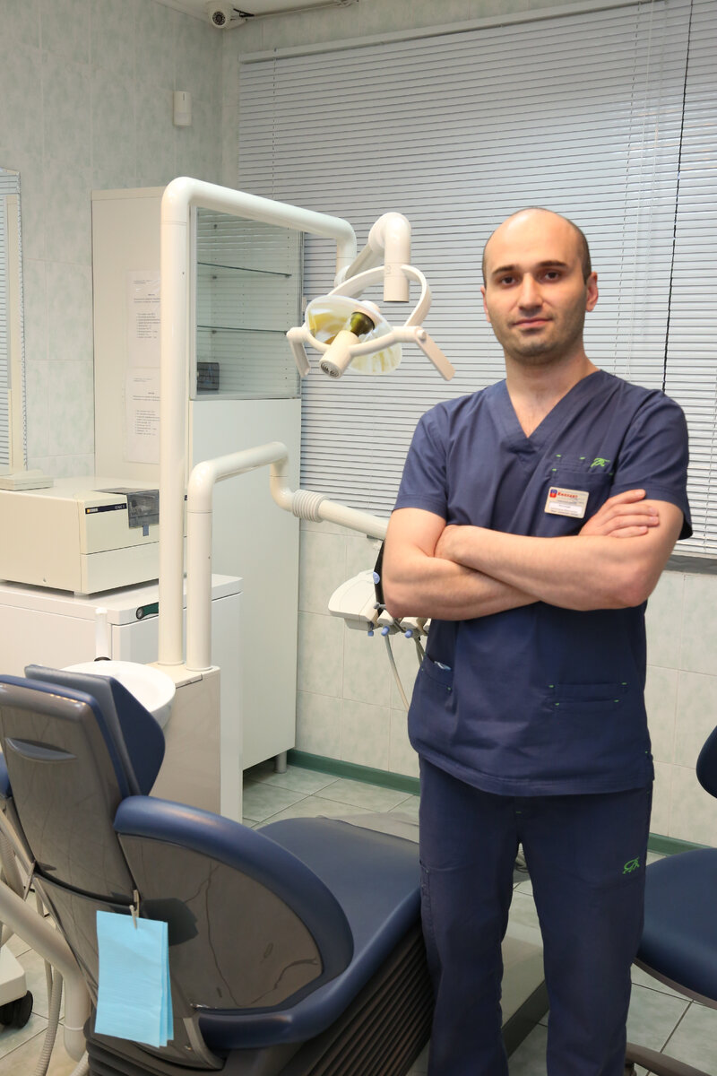 Стоматолог