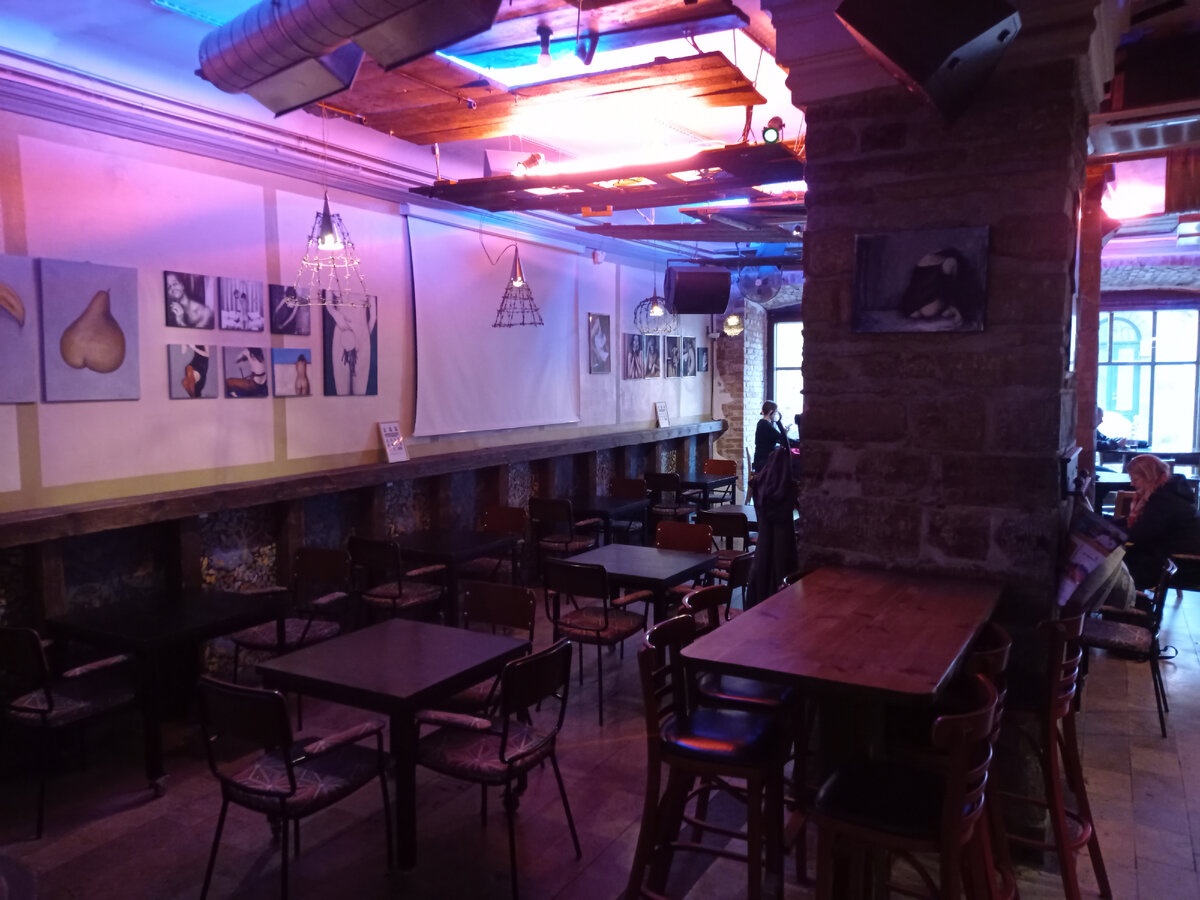 Бар Hell Hunt в Таллине. Фото автора