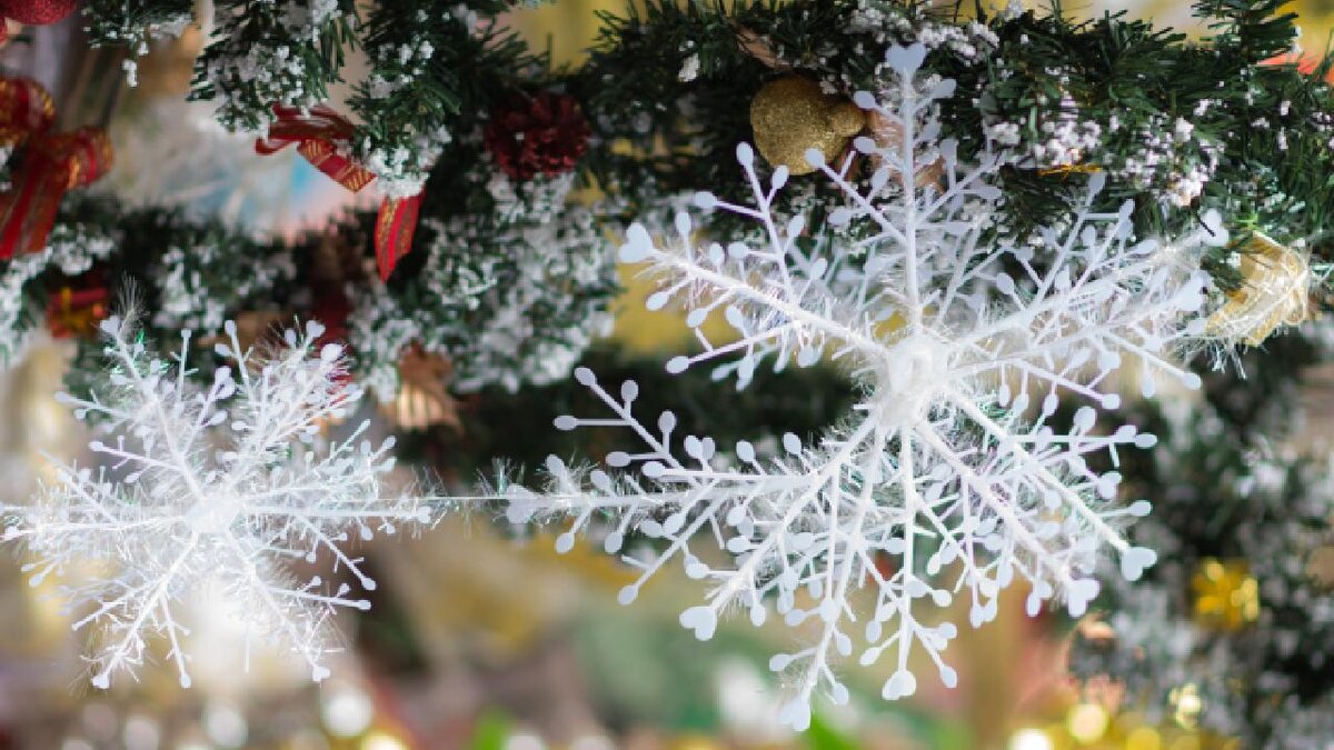 Снег декоративный спрей искусственный белый для елки и окон
