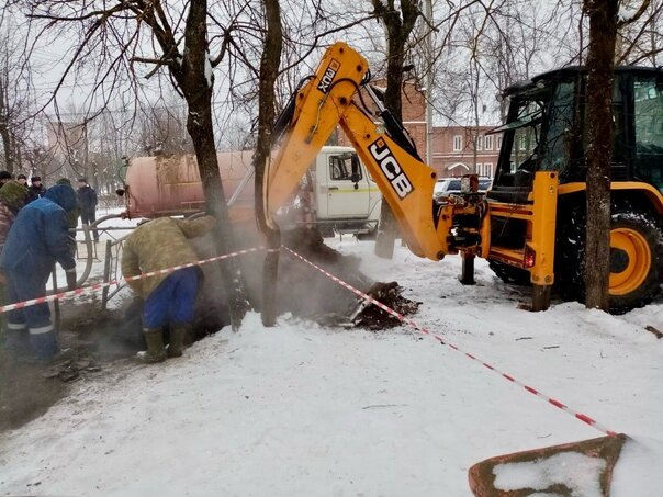    В Ивановской области пятеро школьников провалились в яму с кипятком