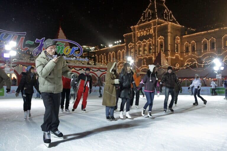   В МГПУ узнали, как московские подростки осваивают город / © Getty images