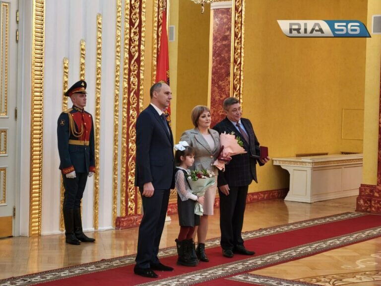    Губернатор Денис Паслер вручил оренбуржцам государственные награды Кристина Просвиркина