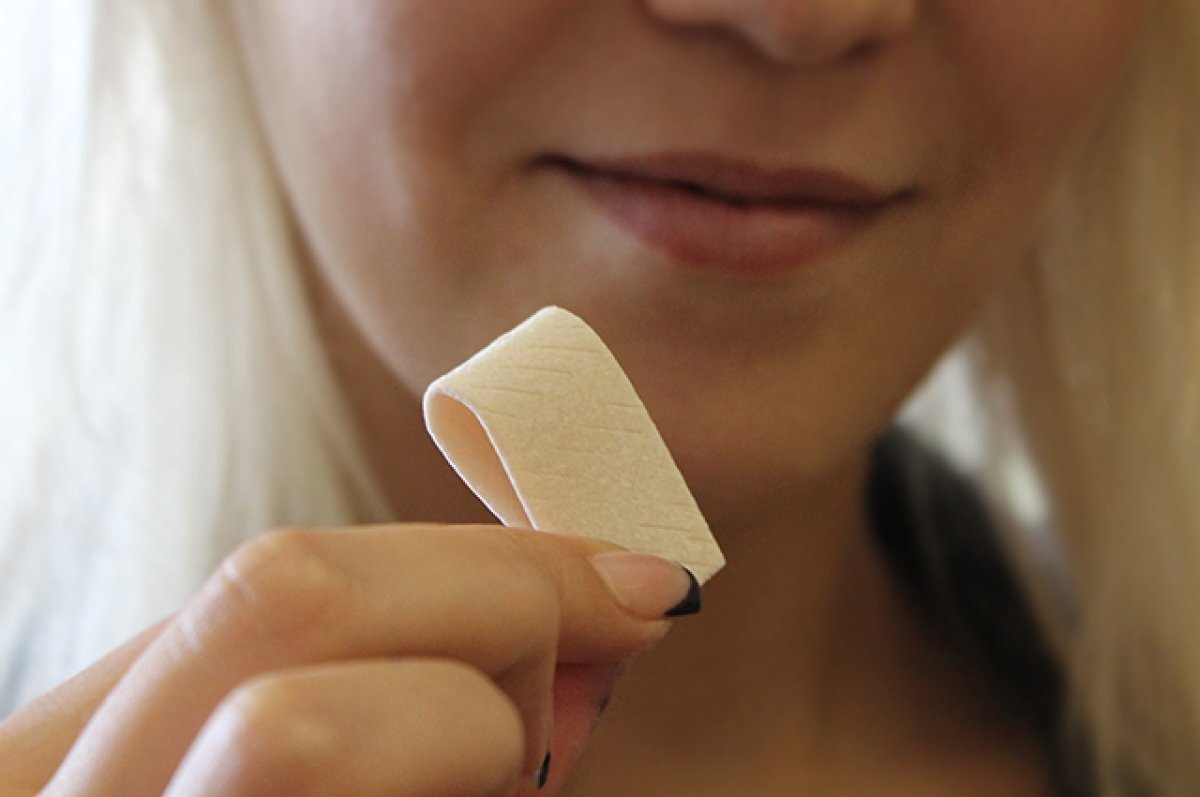    Стоматолог Мартынова объяснила, к чему приводит регулярное жевание жвачки