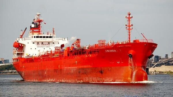Норвежский танкер загорелся в Красном море после попадания ракеты ...