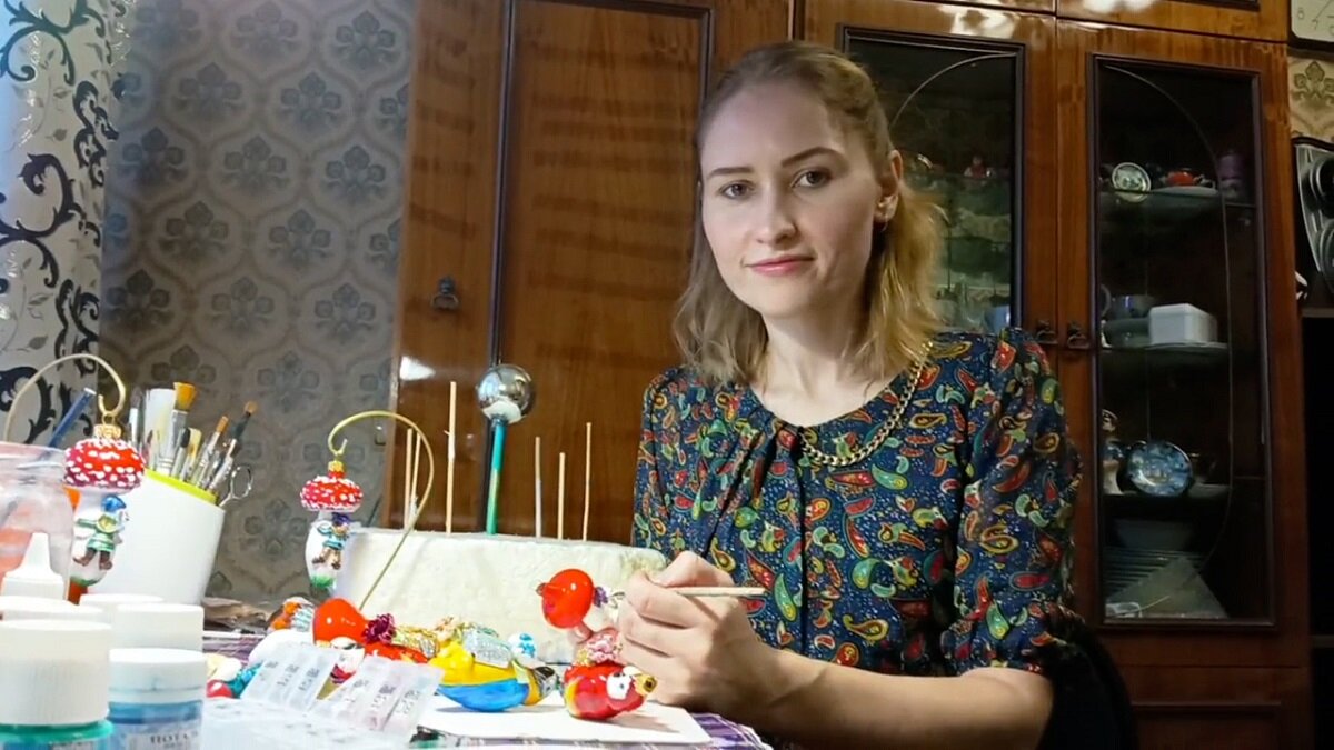    Реставрация игрушек требует терпения, но Людмила говорит, что занимается этим с удовольствием. Юлия Полякова