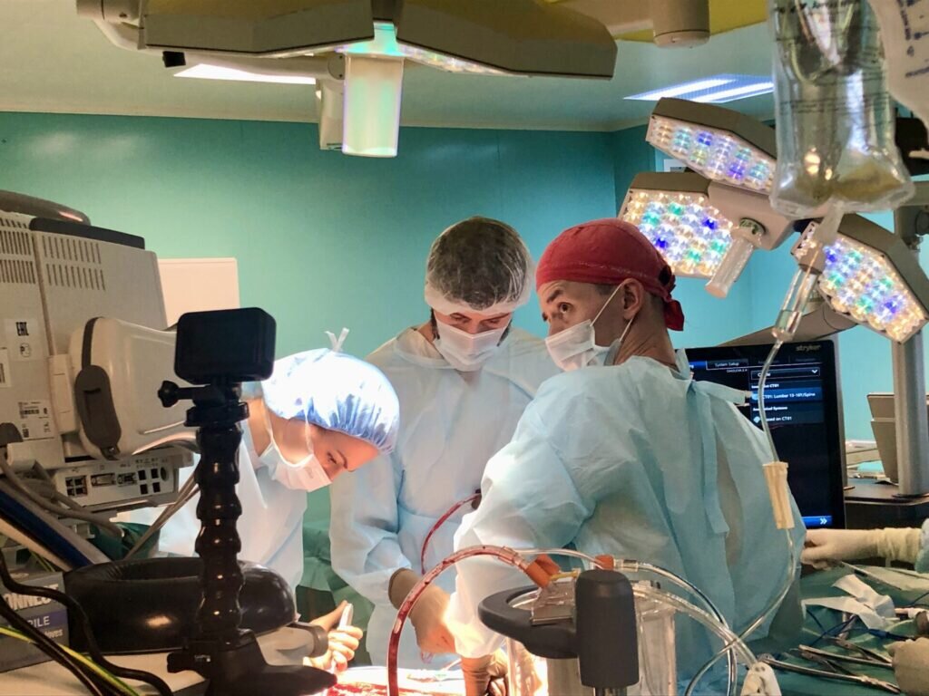 Стартовали сложнейшие операции по коррекции юношеского идиопатического ...