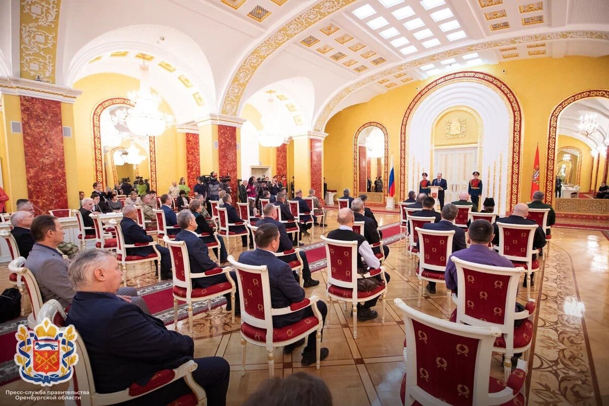  📷    Денис Паслер вручил оренбуржцам 38 госнаград и наград Минобороны России Кристина Просвиркина