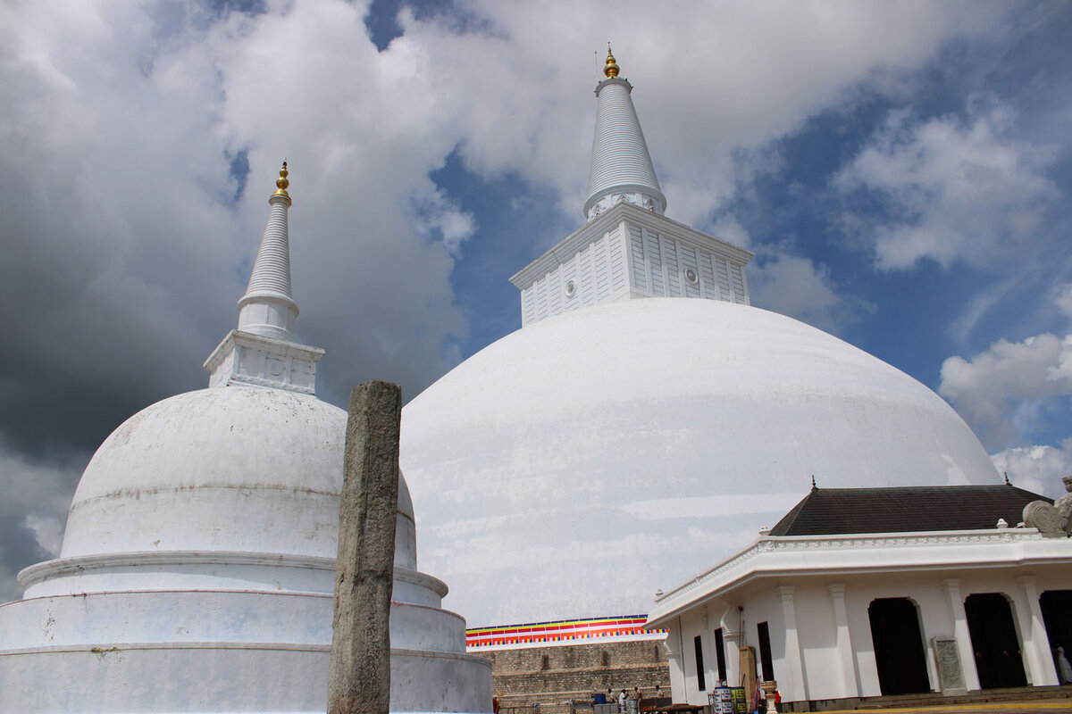 Ступы Анурадхапуры