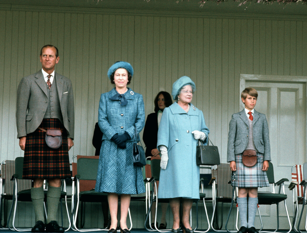 Принц Филипп, королева Елизавета II, королева-мать и принц Эдвард