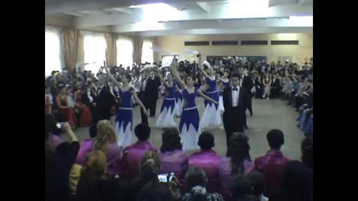 До сих пор конкурсы проводятся.