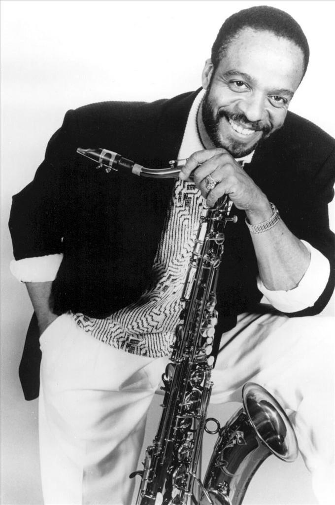 Гровер вашингтон just. Grover Washington. Саксофонист Grover Вашингтон. Гровер Вашингтон младший. Гровер Вашингтон Джуниор.