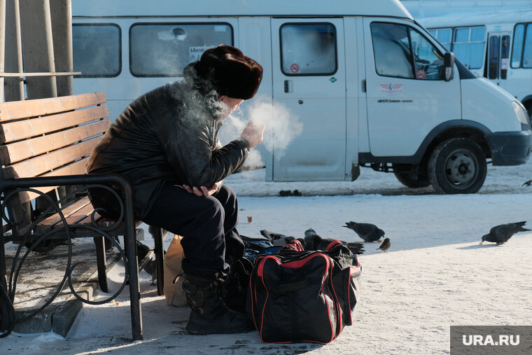    В Кургане из-за морозов отменили более сотни рейсов на автовокзале