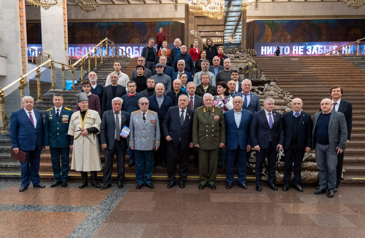 Память о подвигах дважды Героя Советского Союза пронесли через года |  Победа РФ | Дзен