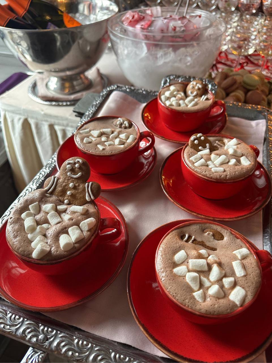    Бренд Age of Innocence провел новогоднюю елку для постоянных клиентов и друзей (фото 1)