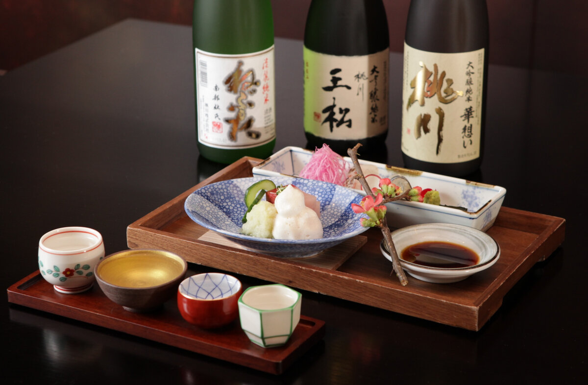 Керамические чашки для подогретого саке невысокого и среднего качества