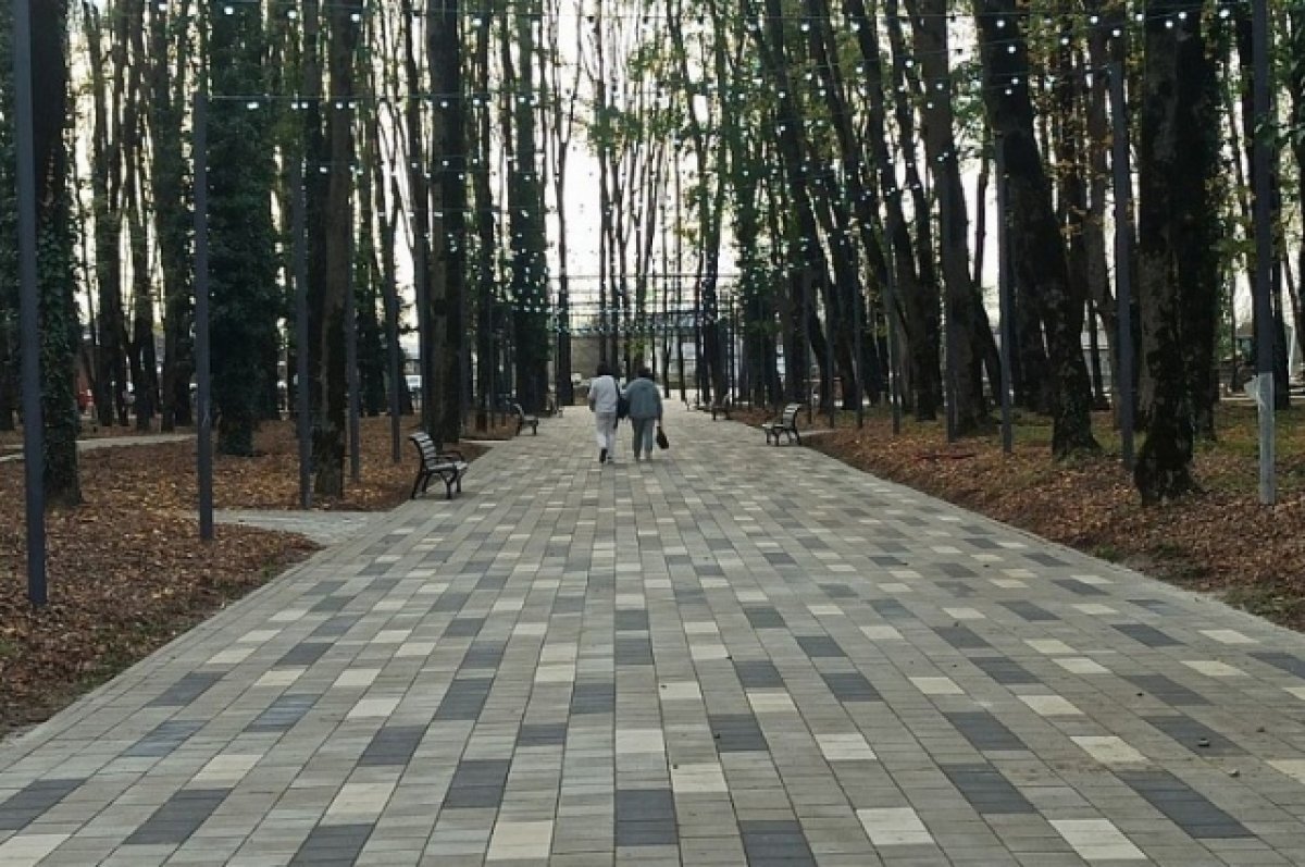    В Апшеронске благоустроили парк культуры и отдыха «Юность»