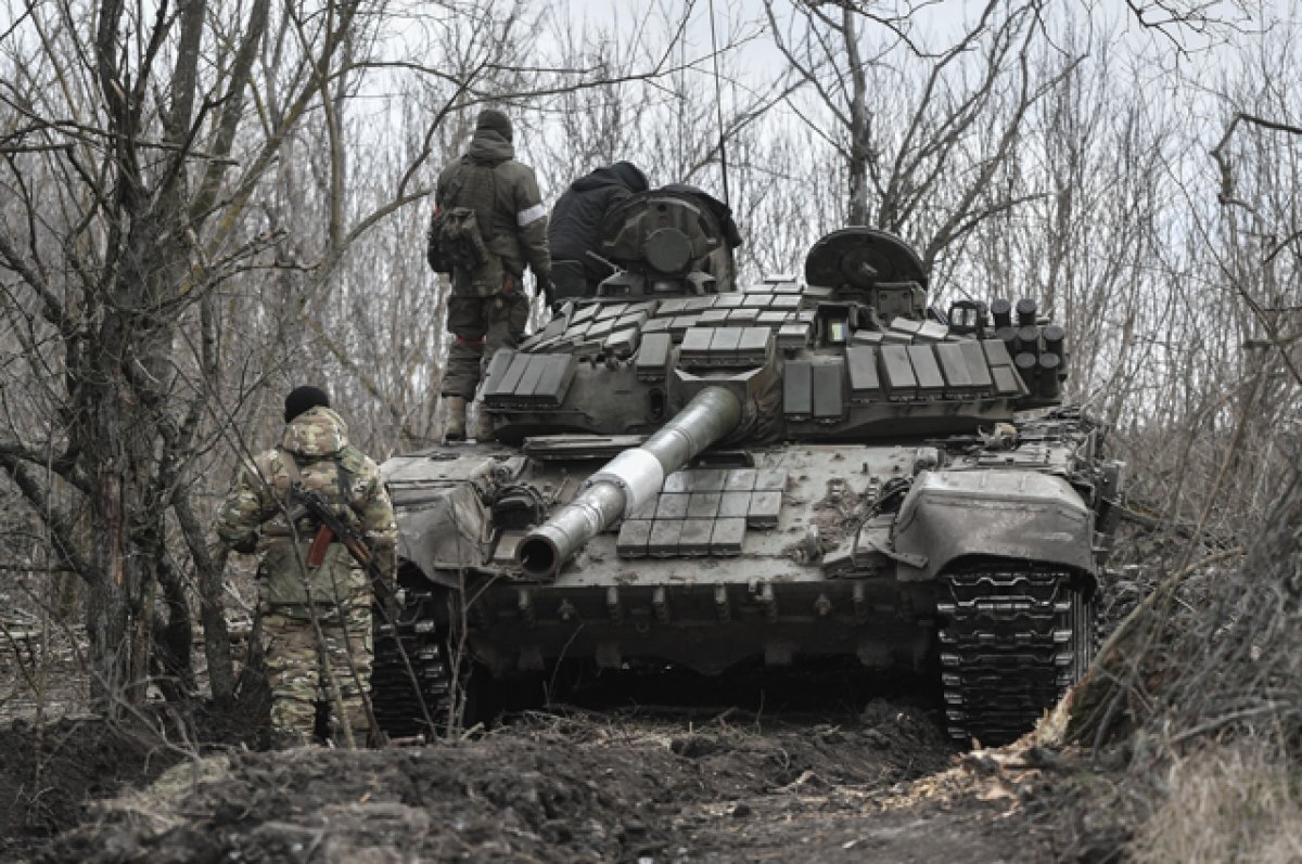    Танк Т-72 на боевом дежурстве