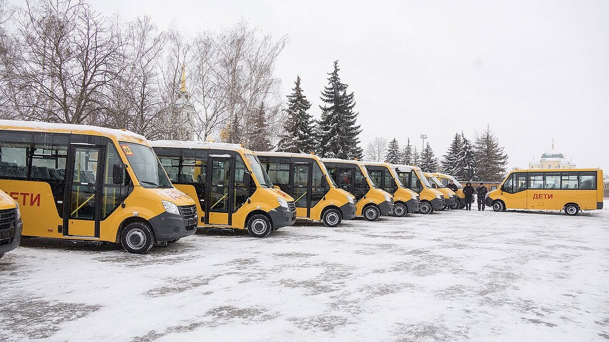 В тульские школы отправились 49 новых автобусов | Вести Тула | Дзен