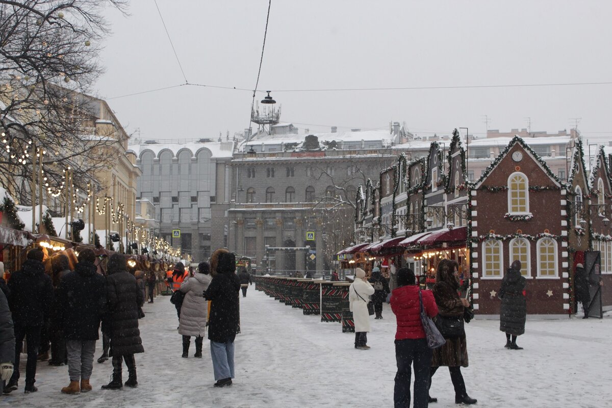    Рождественская ярмарка на Манежной площади. Фото: Мойка78