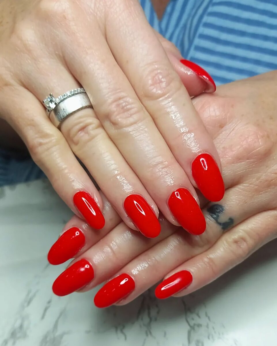 The Best Short Red Nails for 2023 Cute Manicure Short red nails, Red acrylic nai