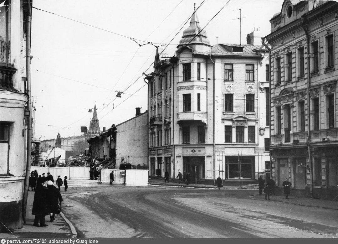 Волхонка 1. Пречистенка - Волхонка - Остоженка.. Москва ул Волхонка 6. Улица Волхонка Москва. Доходный дом Купцов Лобачёвых.