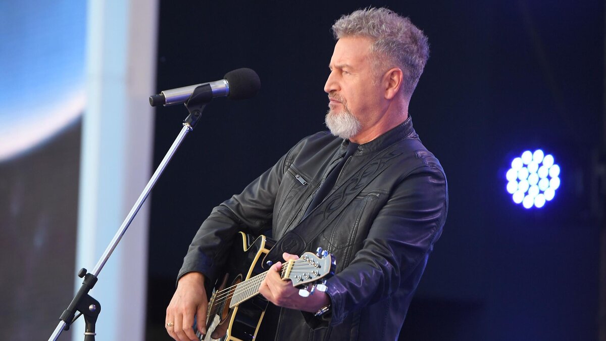    Как прийти в себя после тяжелой операции и на следующий день уже выступать перед публикой? У Агутина есть чудесное средство © РИА Новости | Светлана Шевченко