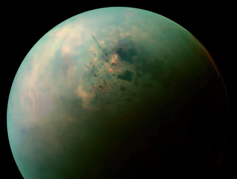    Титан, спутник Сатурна / © NASA