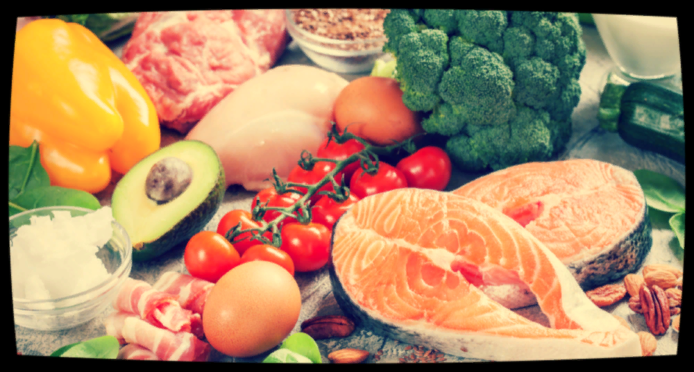 Если не хватает белка — приходит преждевременная старость: «нависает» рак, теряются мышцы и кости, дрябнет кожа и растет жир