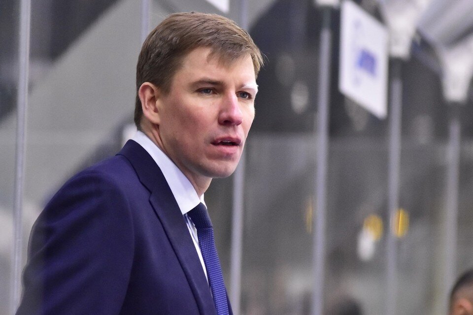    Главный тренер ХК «Рязань-ВДВ» Артем Седунов покинул свой пост. Фото: пресс-служба ХК «Рязань-ВДВ».