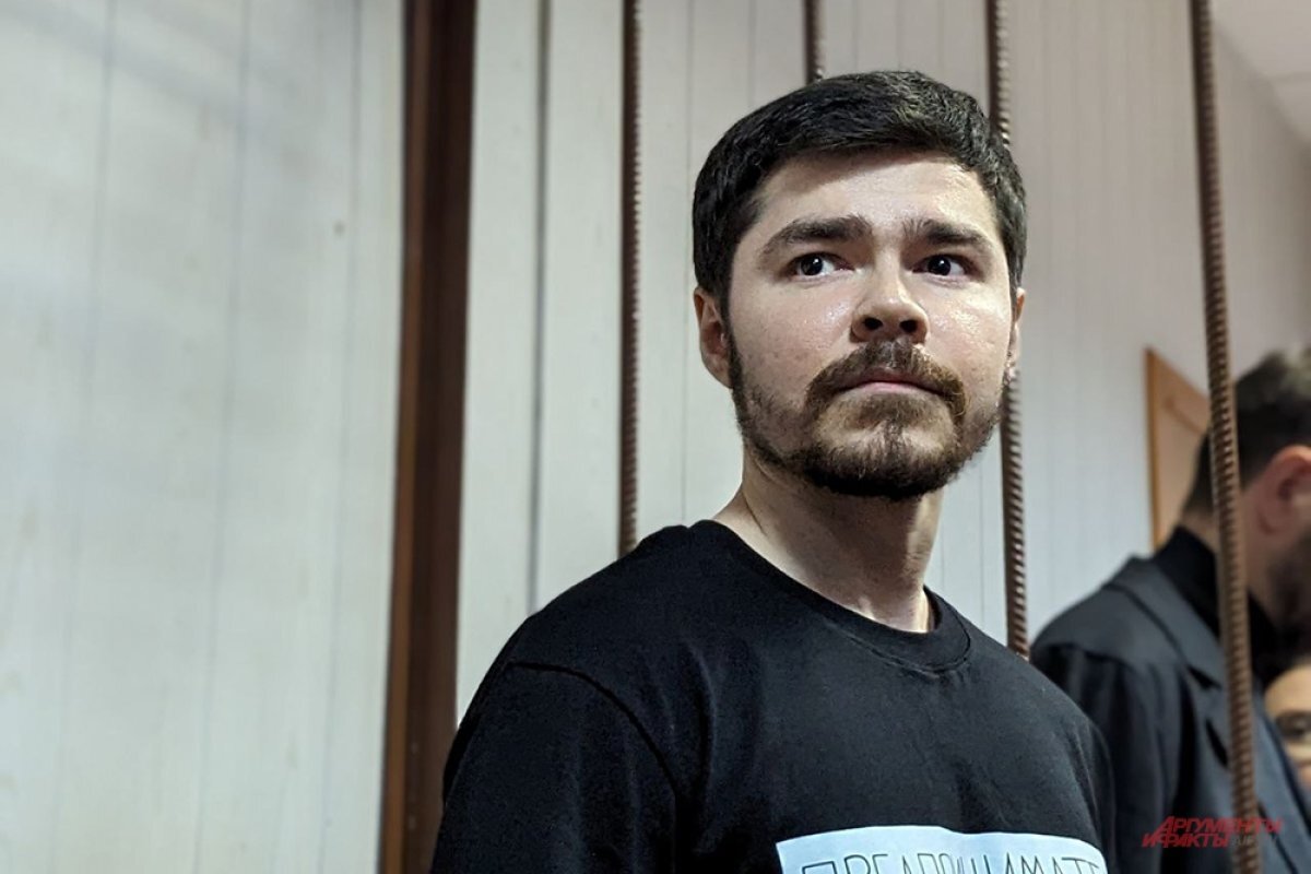    Суд продлил арест блогеру Аязу Шабутдинову