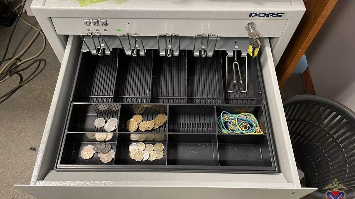     Мужчина, вооруженный битой, во вторник утром ворвался в помещение коммерческой организации в Калачевском районе, сообщает пресс-служба ГУ МВД по Волгоградской области.