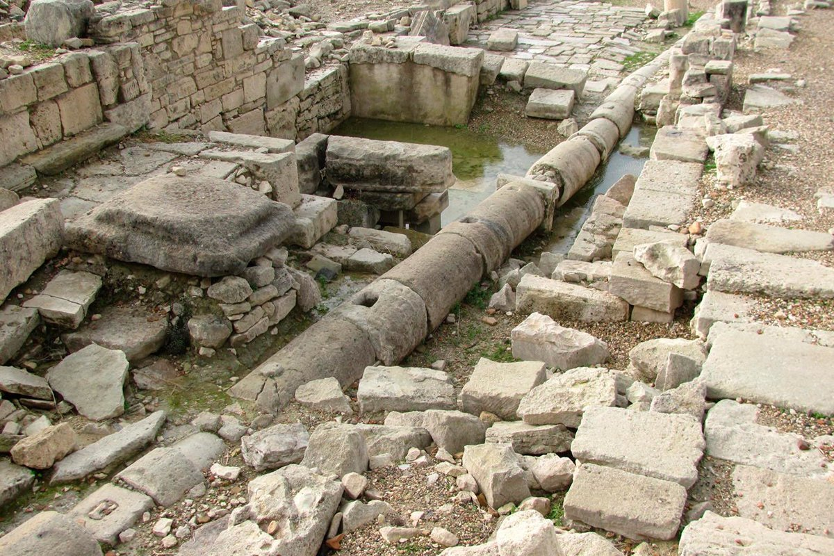 древний акведук. водопровод в древнем риме. акведук пон-дю-гар древний рим. акведуки древнего рима акведук. акведуки древней греции.