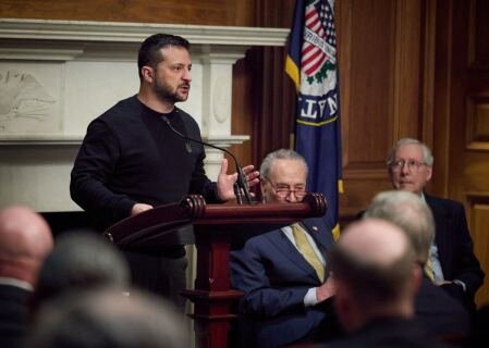    «Шансы равны нулю». Республиканцы и демократы отказываются выполнять требования друг друга, поэтому Украина останется без денег