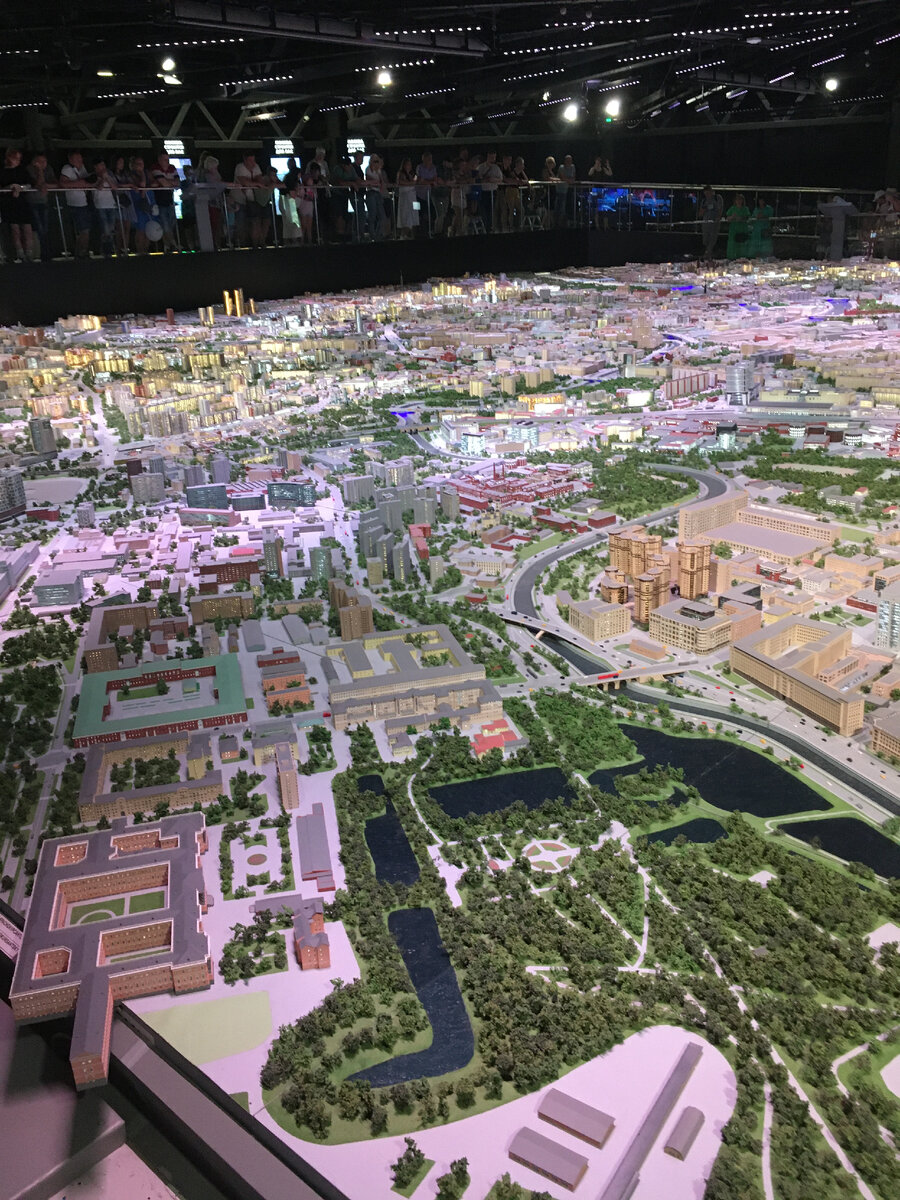 Лефортовский парк и Бауманский район на макете Москвы