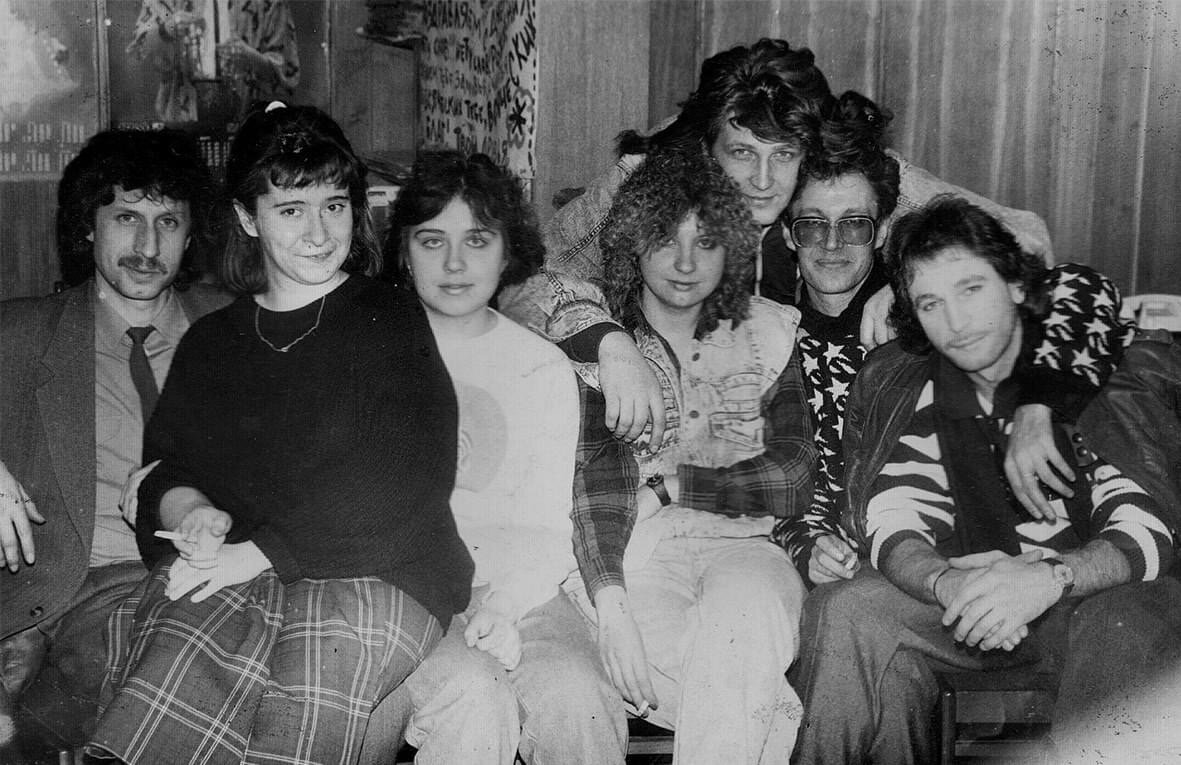 На фото тот самый день, сотрудники "Вечерки" и её гости